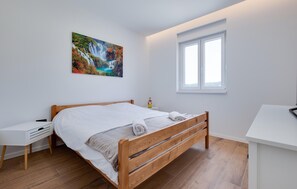 3 chambres, lit parapluie, Wi-Fi gratuit, draps fournis