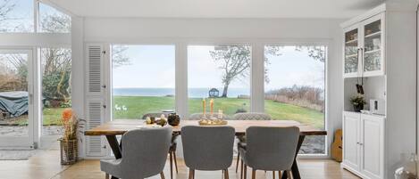 تناول الطعام