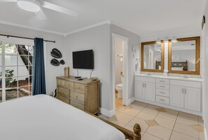 3 bedrooms, WiFi, bed sheets - Bayside Charmer w/ Golf Carts – Linkside Villas at Sandestin Golf & Beach Resort (Miramar Beach)