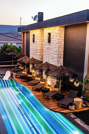 Außenpool (je nach Saison geöffnet)