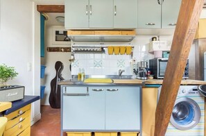 Private kitchen - Charming Studio located between Pigalle/Montmartre (Paris)