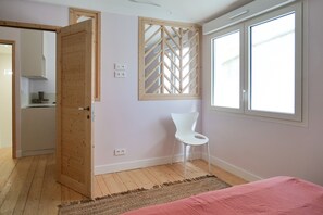 2 slaapkamers, een strijkplank/strijkijzer, gratis wifi, beddengoed