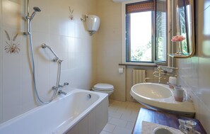 Douche, sèche-cheveux