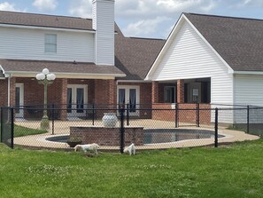 Exterior - Upscale Hideaway, Disney+, Fast Wi-Fi, Not-Pet Friendly, POOL Closed Sept 2024 (Alexandria)