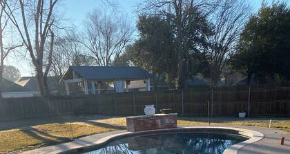 Upscale Hideaway, Disney+, Fast Wi-Fi, Not-Pet Friendly, POOL Closed Sept 2024