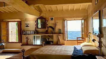 4 habitaciones, escritorio, tabla de planchar con plancha y wifi gratis