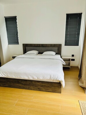 3 Schlafzimmer, Schreibtisch, Bügeleisen/Bügelbrett, kostenloses WLAN