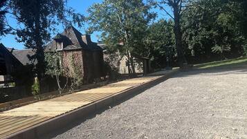 Enceinte de lâhĂ©bergement