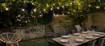 Clécy center, 10 min walk from the banks of the Orne .4 to 10 people adjustable rates