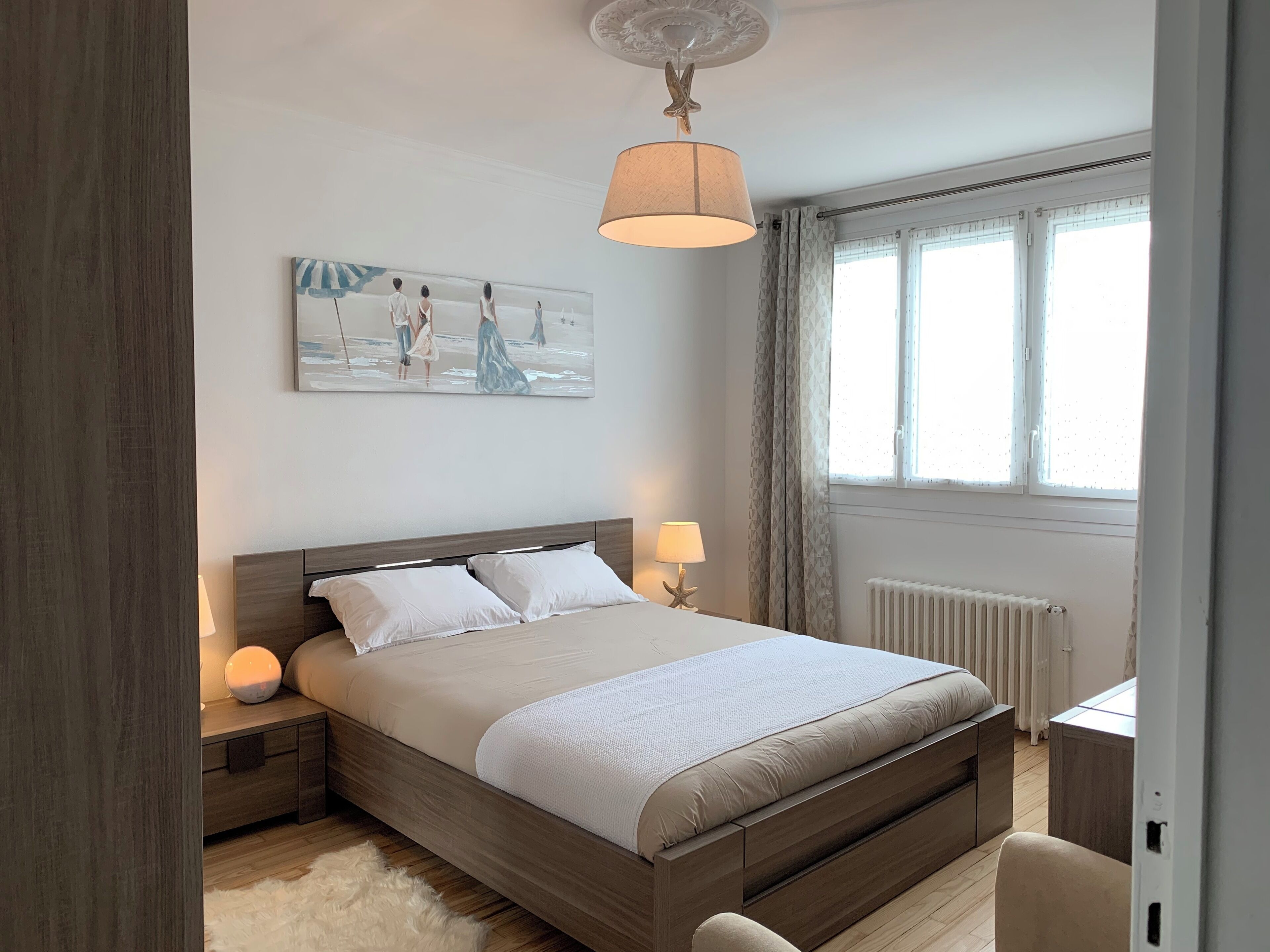 3 chambres, fer et planche à repasser, Wi-Fi, draps fournis