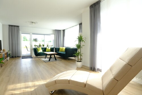 gemütliche u. großzügige Ferienwohnung - 15 Min zum Europapark Rust