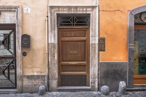 Exterior detail - Tiberina Rooftop Trastevere - penthouse with terrace in the center of Rome (Roma)