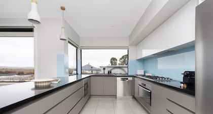 Entire Home in Collector with a beautiful view for the whole family!