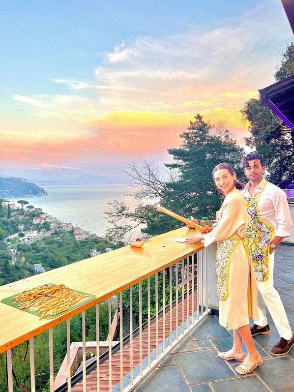 Property grounds - Villa Nina Amalfi relax and luxury with hydromassage pool. (Amalfi)