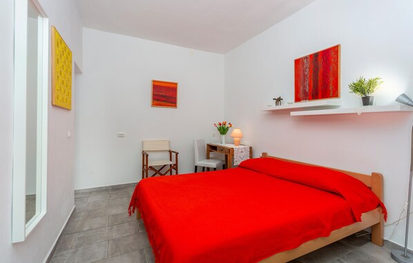 2 chambres, fer et planche à repasser, lit parapluie, Wi-Fi gratuit