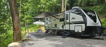 Cozy travel trailer with AC and lake access to beautiful Norris Lake
