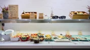 Daily continental breakfast (USD 10 per person)