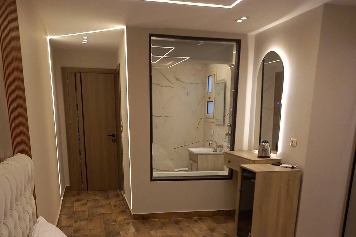 Executive Double Room, Jetted Tub, Mountain View | Free WiFi