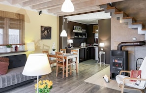 Fireplace, table tennis - Pet friendly home in Szarejki with WiFi (Szarejki)