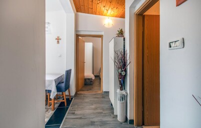Awesome home in Dutovlje with WiFi
