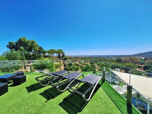 Terrace/patio - CASA DO LAGO - Mountains & Sea View Villa (Estoi)