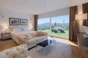 5 soverom, strykejern/-brett, wi-fi og sengetøy