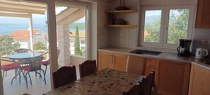 Kühlschrank, Ofen, Herdplatte, Geschirrspüler