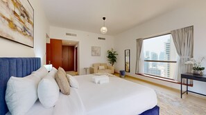 3 bedrooms, iron/ironing board, WiFi, bed sheets