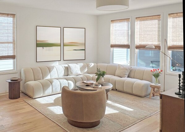 Smart TV - Brand New Luxury Townhome 2 Miles from The Square! (Oxford)