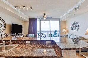 Interior - Coastal Oasis 916- sleeps 6- Gulf Views (Panama City Beach)