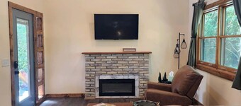 Hot Tub Cabin- In the Heart of Shawnee Wine Trail