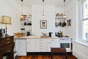 Réfrigérateur, micro-ondes, four, lave-vaisselle