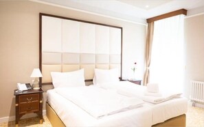 Sengetøy i egyptisk bomull, sengetøy av topp kvalitet og skrivebord