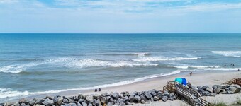 Sea Lion`s Den - Ocean Views, Pool, Spacious!