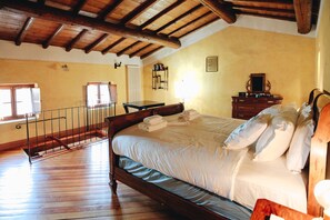 Iron/ironing board, travel cot, free WiFi, bed sheets - La Dimora nel Castello (Monzambano)