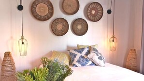 Unclassified image, 4 of 23, button - Number 5 Guesthouse (Cape Town)