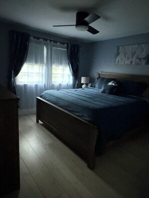 2 bedrooms, iron/ironing board, free WiFi, bed sheets