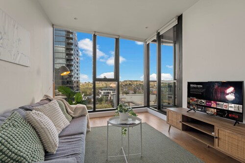Metropolitan Oasis, 2B1B Apartment Box Hill