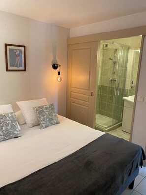 2 bedrooms, WiFi, bed sheets - Vue Sur Green (Levernois)