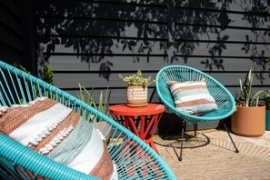 Terrace/patio - Mockingbird Bungalow min to beaches (Gulfport)