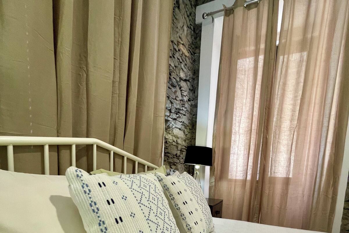 Suite, 1 Queen Bed | 1 bedroom, minibar, iron/ironing board, free WiFi