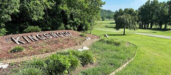 Vista Vibes: Biking, Golfing, and Family Friendly