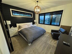 5 bedrooms, desk, iron/ironing board, free WiFi