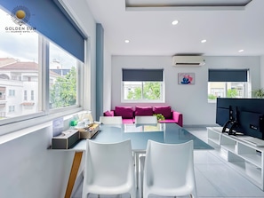 Basic Double or Twin Room, Garden View | 1 bedroom, in-room safe, desk, blackout curtains