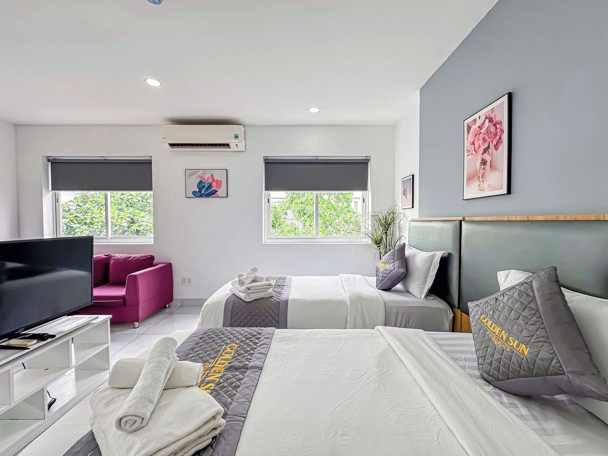 Kamar Twin Comfort, Beberapa Tempat Tidur, pemandangan kota | Brankas, tirai kedap cahaya, kedap suara, dan setrika/meja setrika