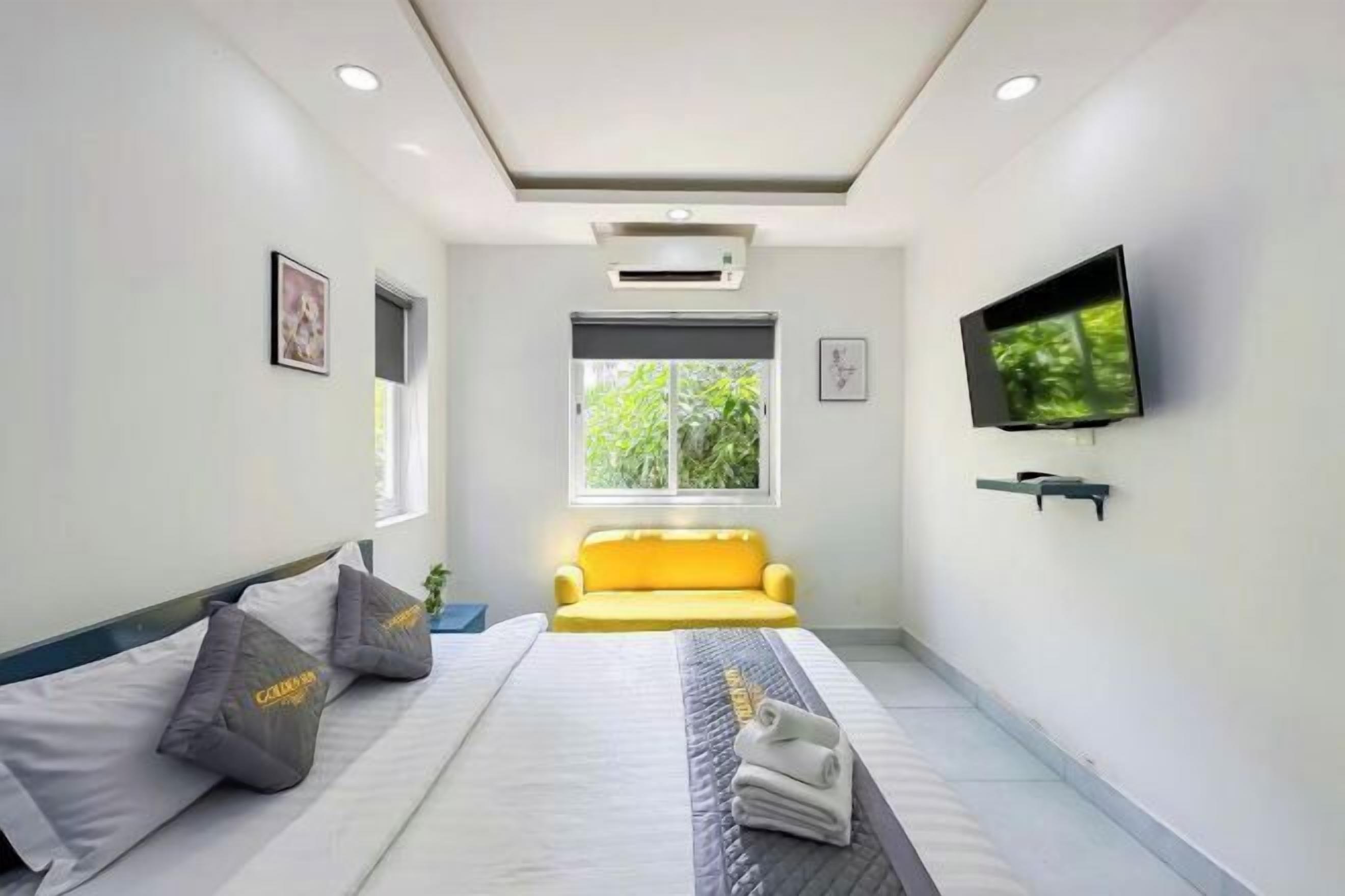 In-room safe, blackout drapes, soundproofing, iron/ironing board