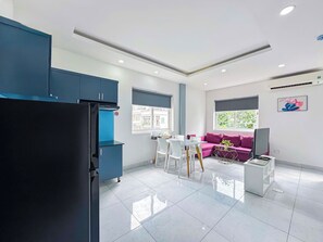 Comfort Twin Room, Multiple Beds, City View | In-room safe, blackout curtains, soundproofing, iron/ironing board - Win Hotel & Apartment 2 (Ho Chi Minh City)