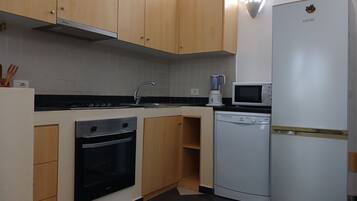 City Apartment, Kitchen, City View | Private kitchen