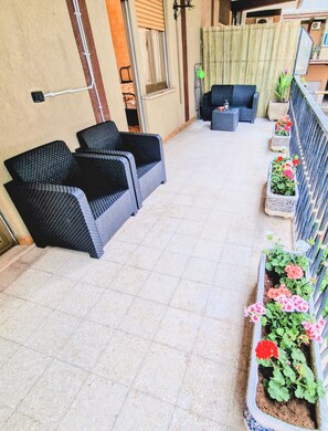 Terrace/patio - Self check-in H24 3 minutes from Metro Battistini. Quiet and cozy. (Roma)