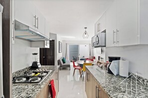 Fridge, microwave, stovetop, coffee/tea maker - Promo!-Pool-Sleep 6-Near Beach & Water Park-Gated (Mazatlán)